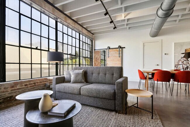 Foto del edificio - 822 Howard Ave