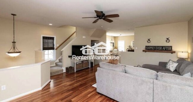 Building Photo - 1910 Reading Ct