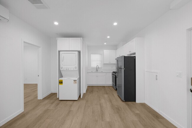 Foto del edificio - 308 N Catalina Ave