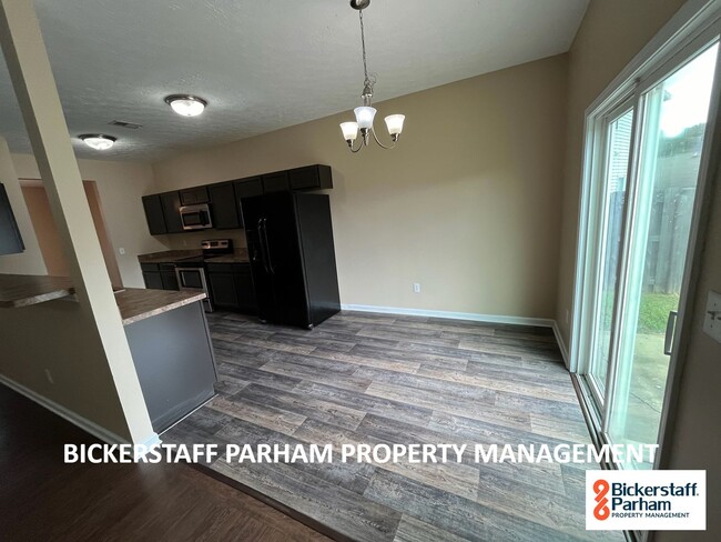 Building Photo - Located in Willow Trace Subdivision!