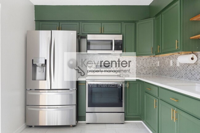 Building Photo - 1833 Clearbrooke Dr