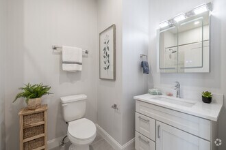 1BR, 1BA - 715F - Bathroom - Natick Corner