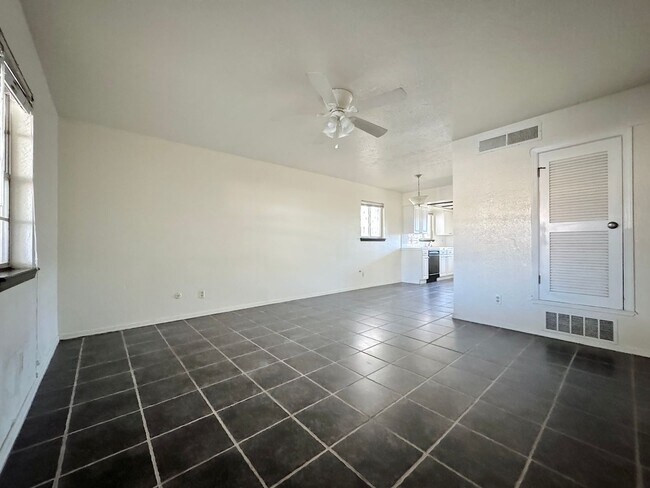 Foto del edificio - 2418 Pittsburg Ave