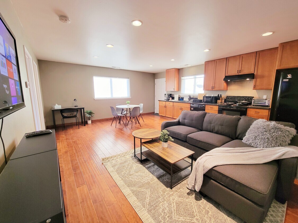 11 NE 141st Ave, Portland, OR 97230 House for Rent in Portland, OR