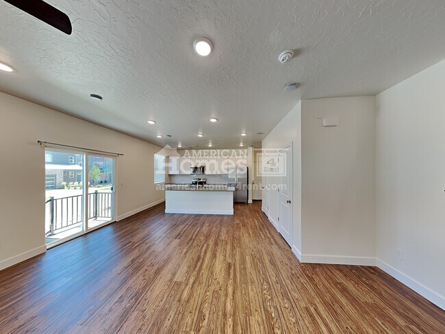 Foto del edificio - 6685 Mountain Maple Drive