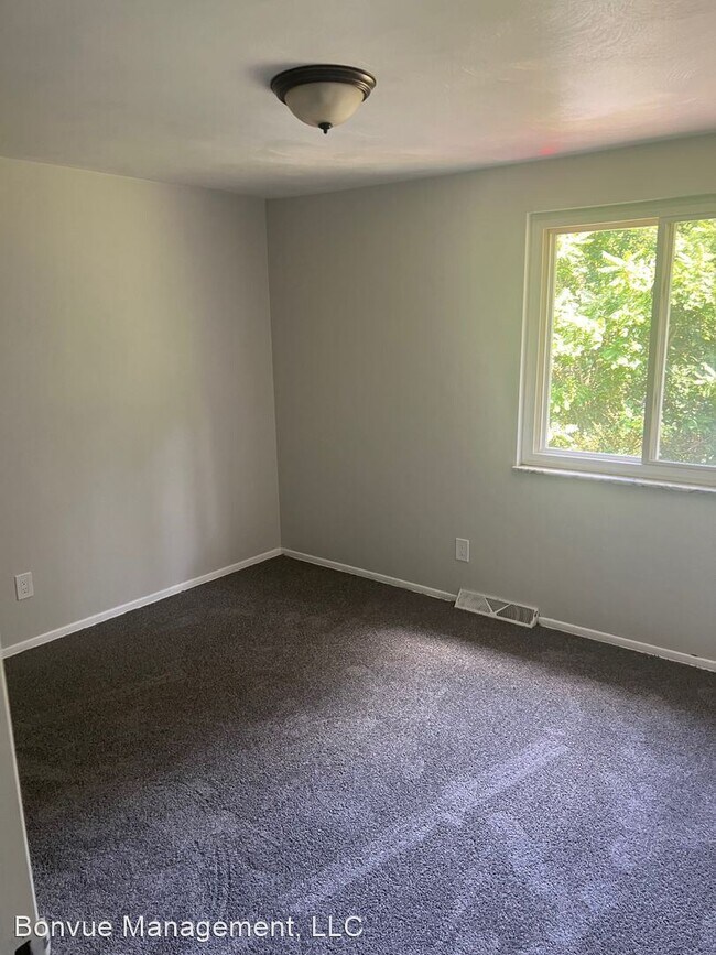 Foto del edificio - 3 br, 1 bath House - 233 Hazel Rd