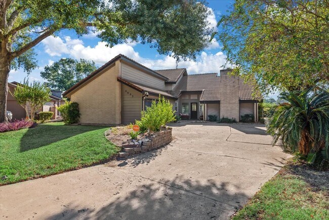 Building Photo - 6003 Long Leaf Dr