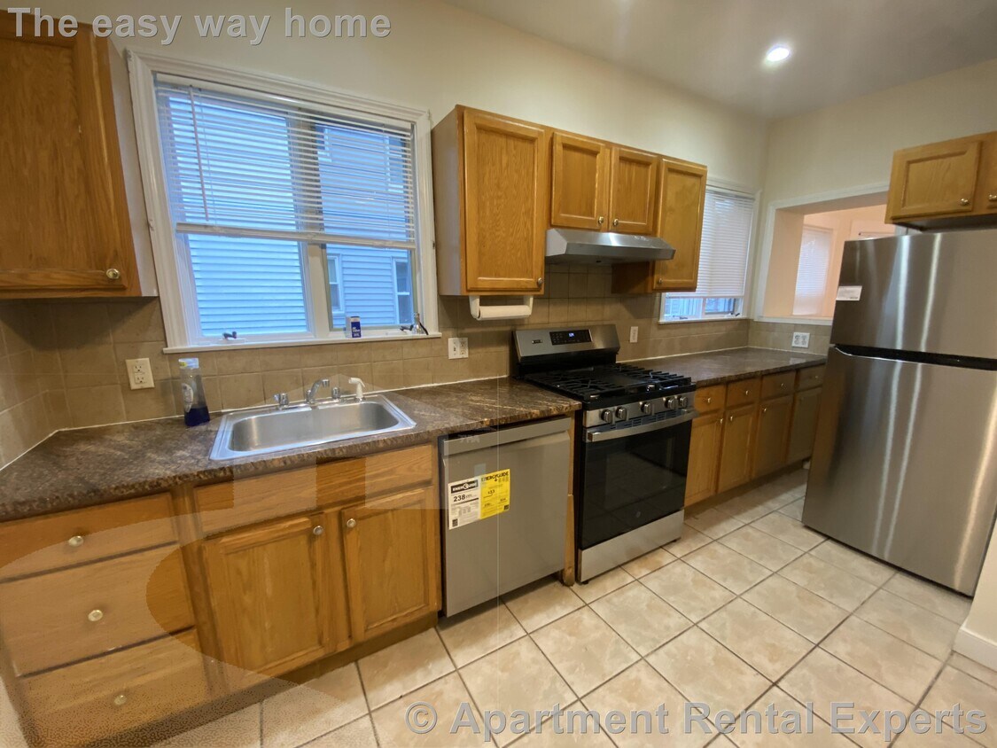 Foto principal - 1028 Fellsway