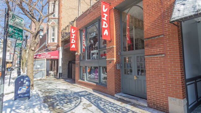 Building Photo - 1407 N Wells St