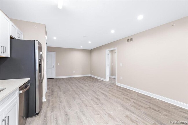 Building Photo - Brand new Rochester studio apartment close...