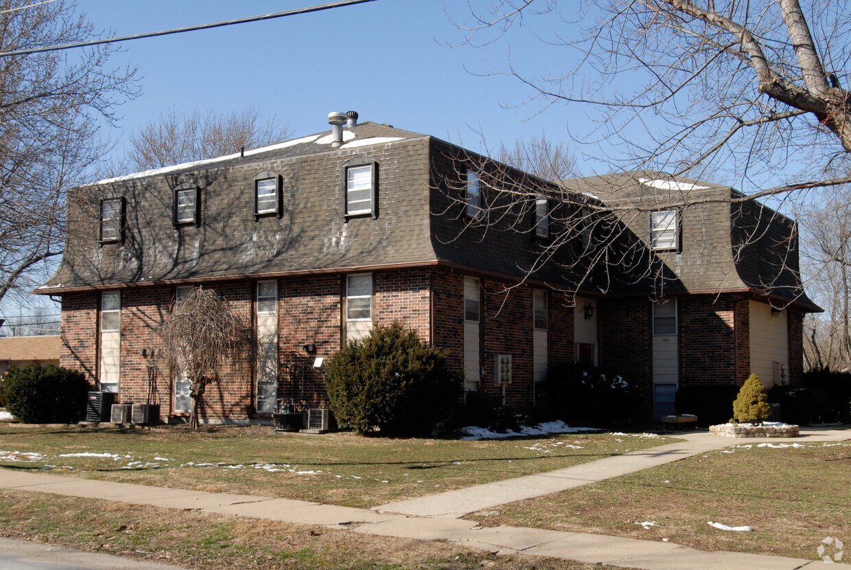 300 E Fair St, Independence, MO 64055 Apartments in Independence, MO