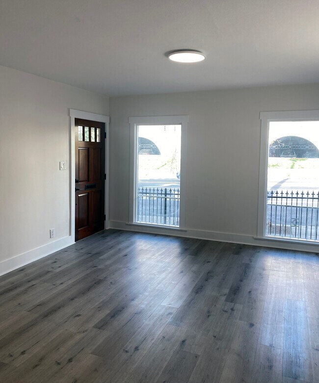 living room view - 5528 Franklin Ave