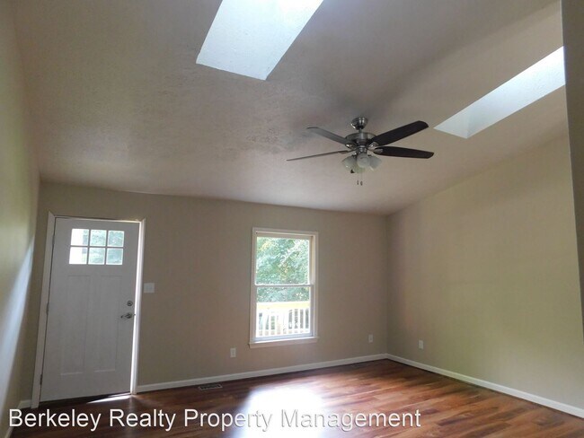 Building Photo - 3 br, 2 bath House - 6217 Adams Hunt Drive