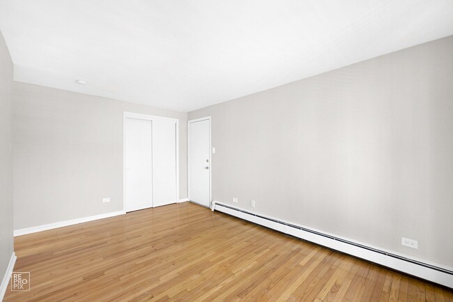 Foto del edificio - 7620 S Coles