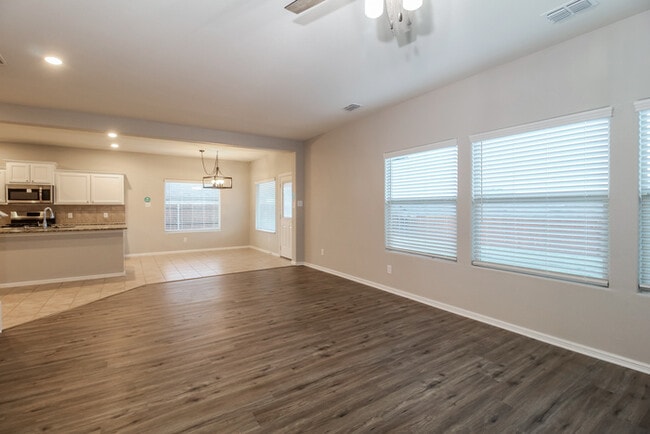 Foto del edificio - 6913 Freeboard Wy