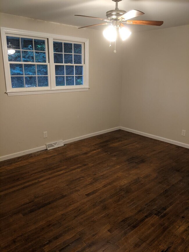 Foto del edificio - 529 Hillsborough St