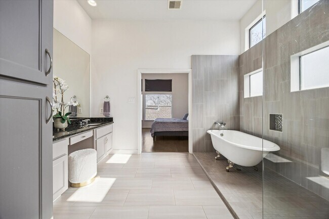 Foto del edificio - 902 Roy St