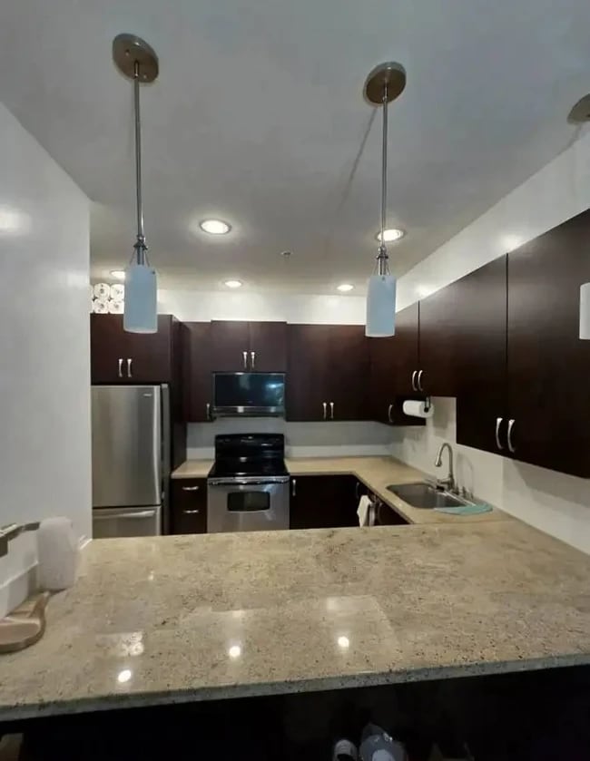 Building Photo - 10237 133 St