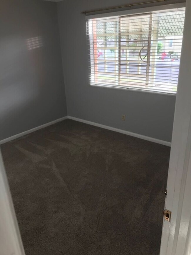 Building Photo - KF2