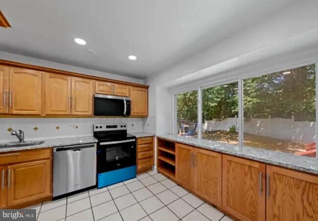 Building Photo - 4702 Eaton Pl