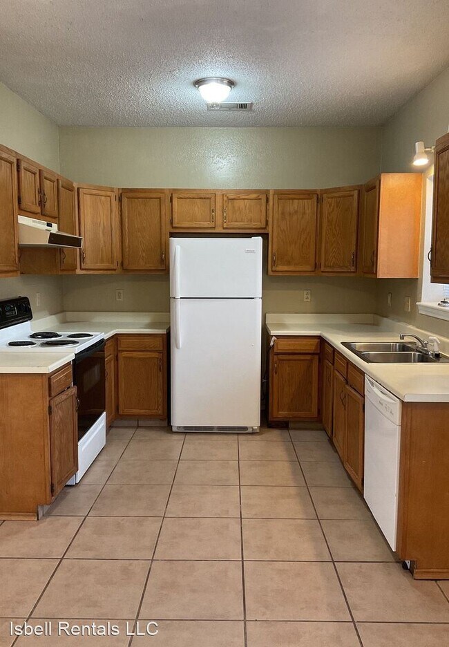 Building Photo - 3 br, 2 bath House - 3502 Water Street