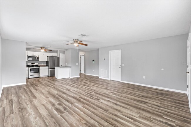 Building Photo - 1925 34th Ave E