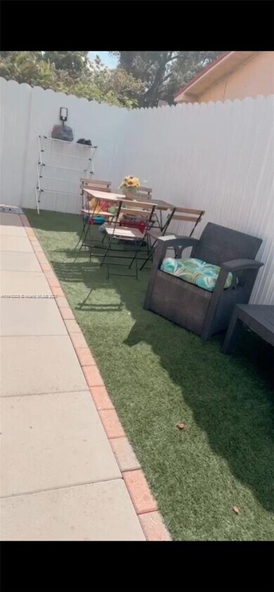 Foto principal - 72 NW 171st St