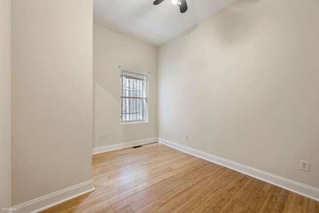 Foto del edificio - 4 br, 2 bath Triplex - 1619 DIAMOND ST Unit A