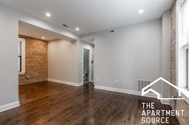 Foto del edificio - 2019 N Hoyne Ave