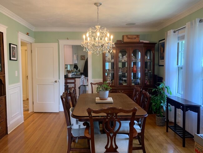 Foto del edificio - 1045 Adams St