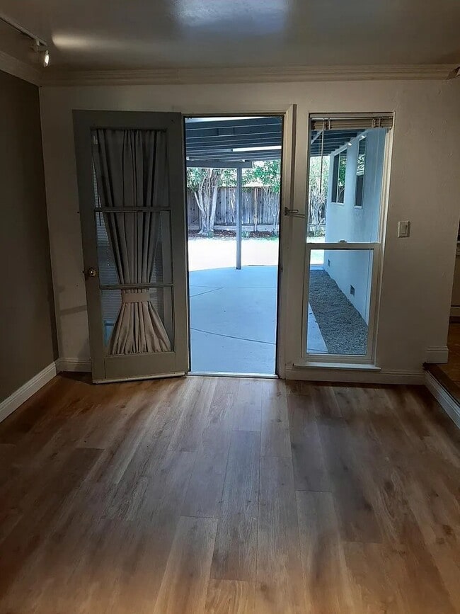 Building Photo - 4953 Kenson Dr