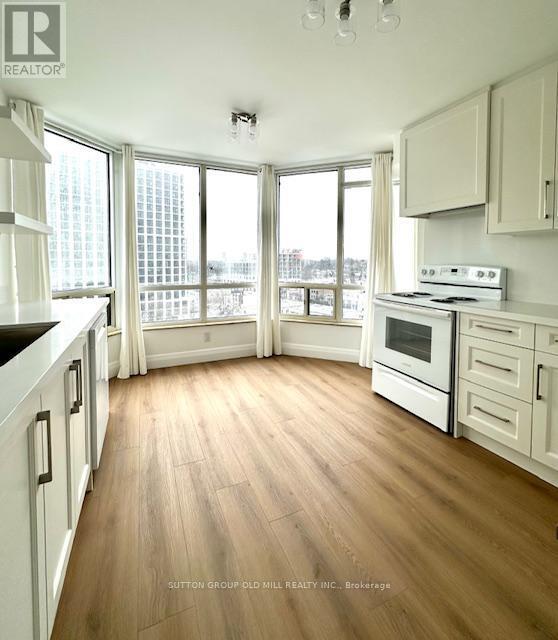 Photo du bâtiment - 1300 Islington Ave