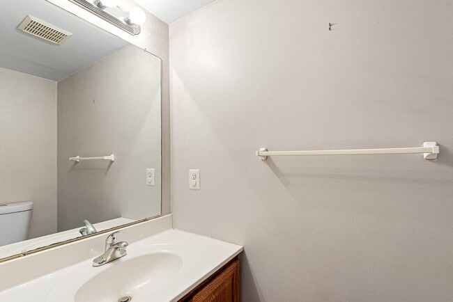 Foto del edificio - 133 Creekside Ct