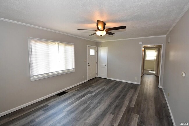 Building Photo - 821 W Purtscher Dr