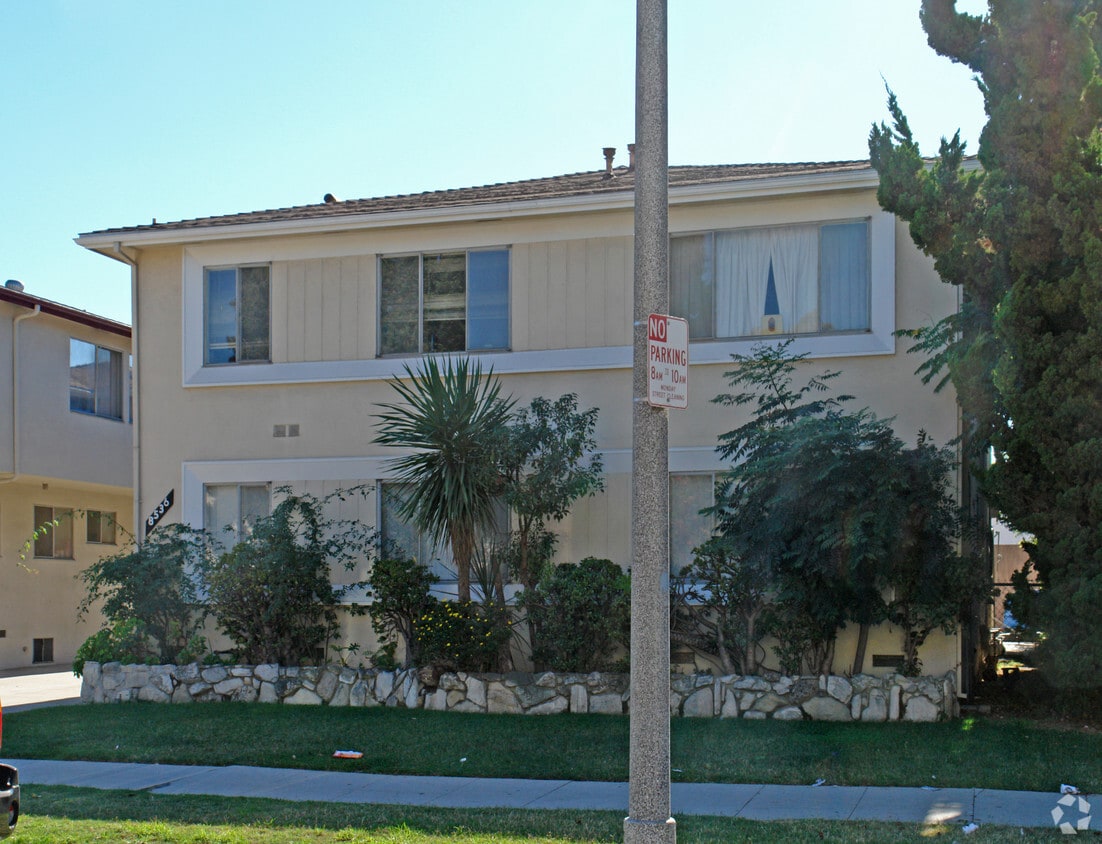 Building Photo - 8536 Saturn St