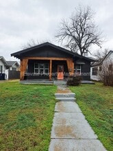 Building Photo - 1625 NW 33rd St