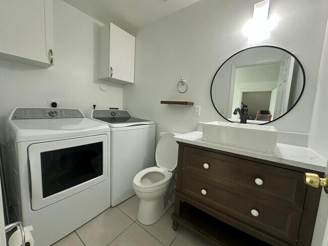 Foto del edificio - 2404 Seaside Dr