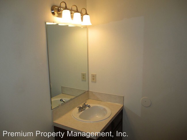 Building Photo - 4123-4125 Campbell Dr SE