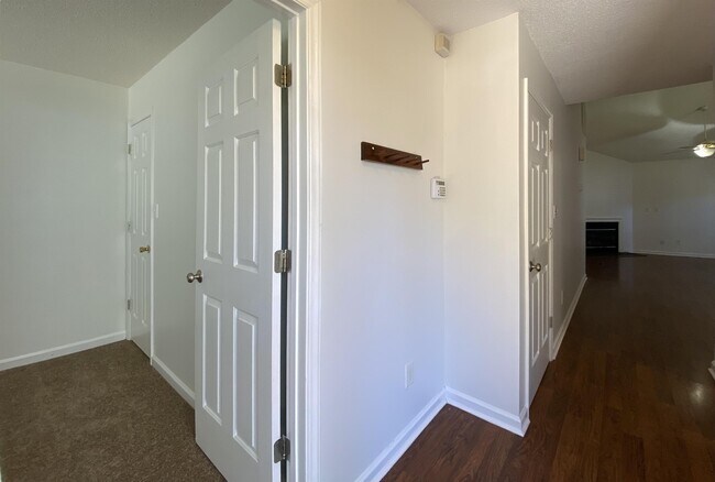 Building Photo - 6020 Newhall Rd