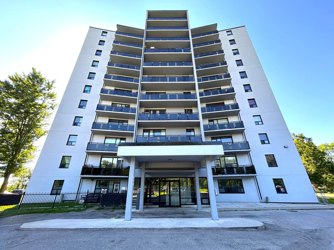 The Cavendish Apartments 3125 Queen Frederica Dr Mississauga, ON