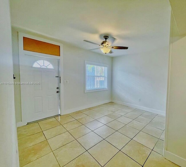 Building Photo - 3690 SW 24th St