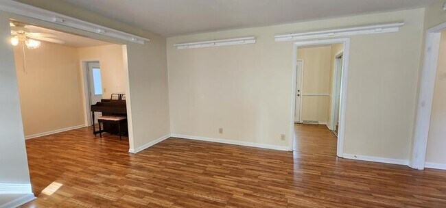 Building Photo - 109 Windsor Dr