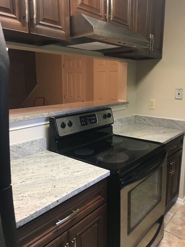 Photo - MAISON ROUGE TOWNHOMES  2BR/2.5BT  OFF COU...