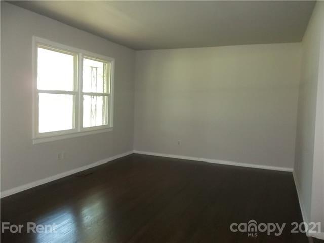 Foto del edificio - 9524 Trinity Rd