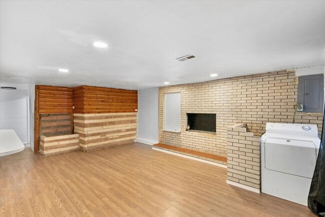 Building Photo - 5620 Esperanza Dr NW