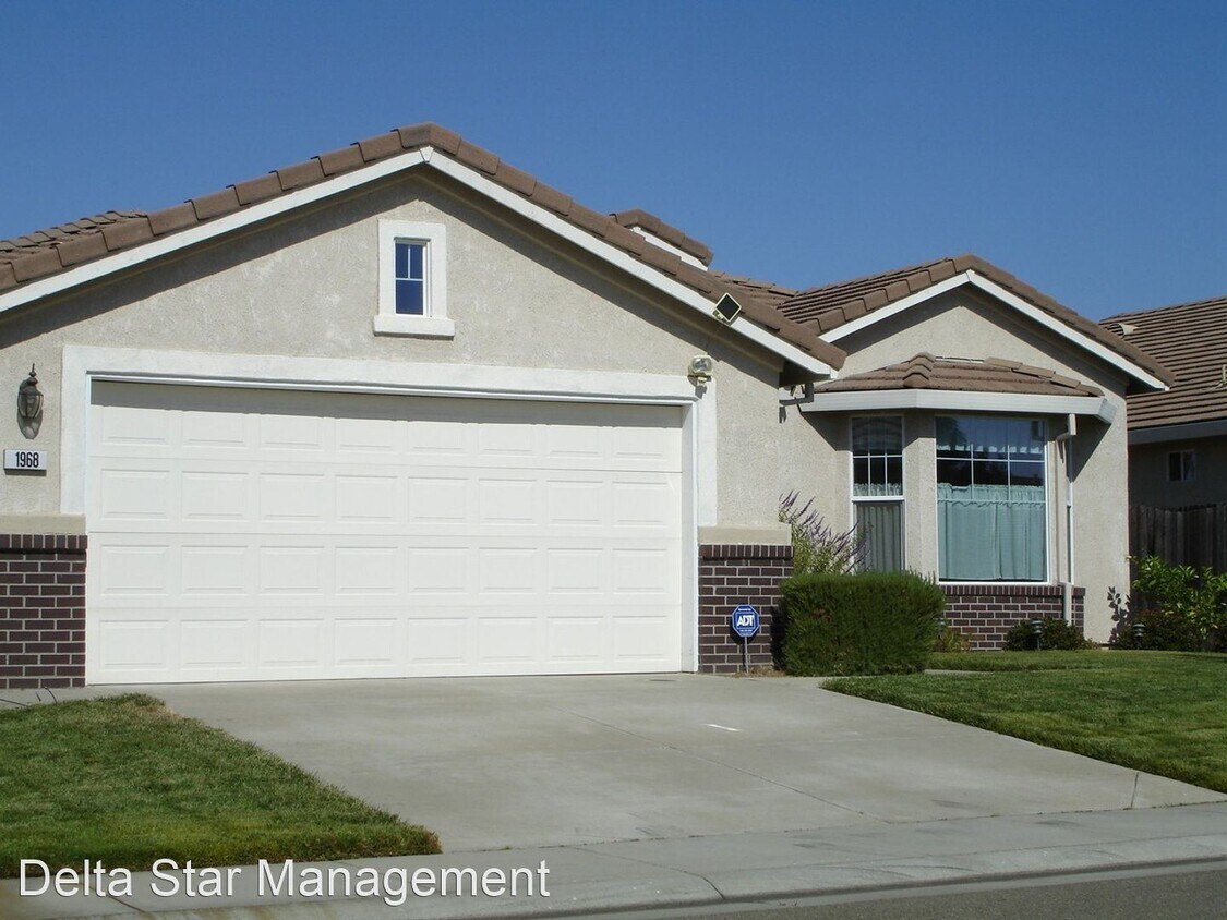 Foto principal - 3 br, 2 bath House - 1968 SAN DIEGO CIRCLE