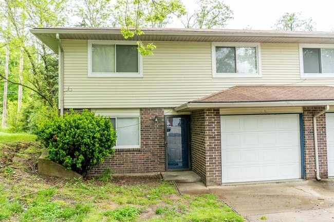 Building Photo - 4501-4503 Millbrook Dr.