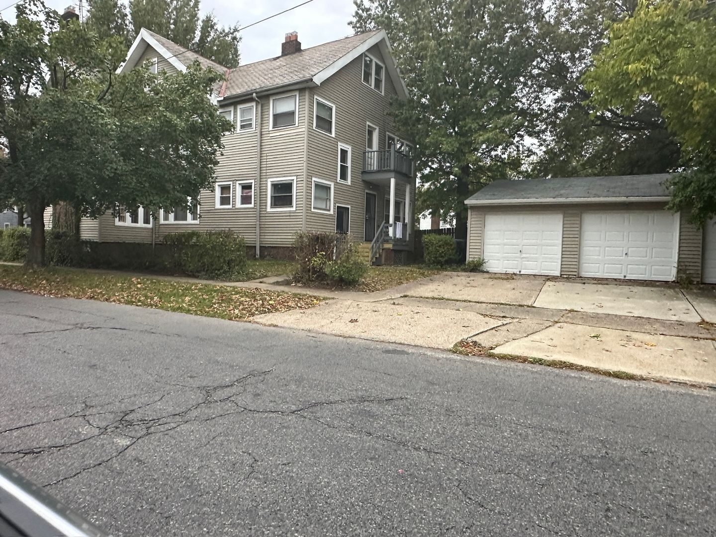3327 Yorkshire Rd Cleveland Heights, OH 44118 – photo 4