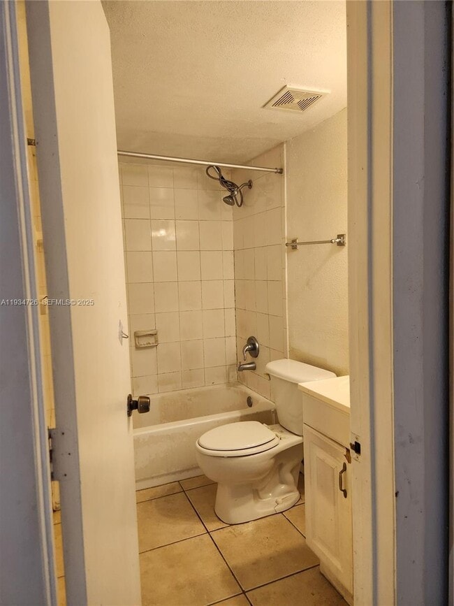 Foto del edificio - 19715 SW 114th Ave