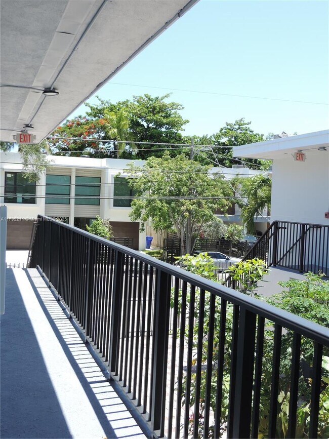 Building Photo - 3615 Thomas Ave